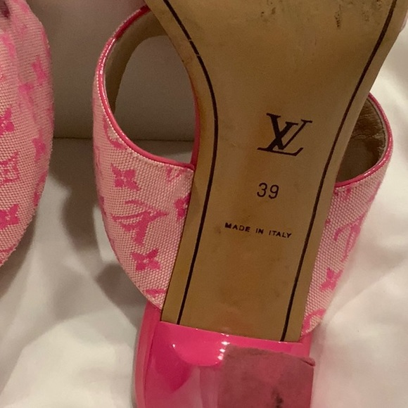 Authentic Louis Vuitton hot pink sandals - Picture 3 of 5